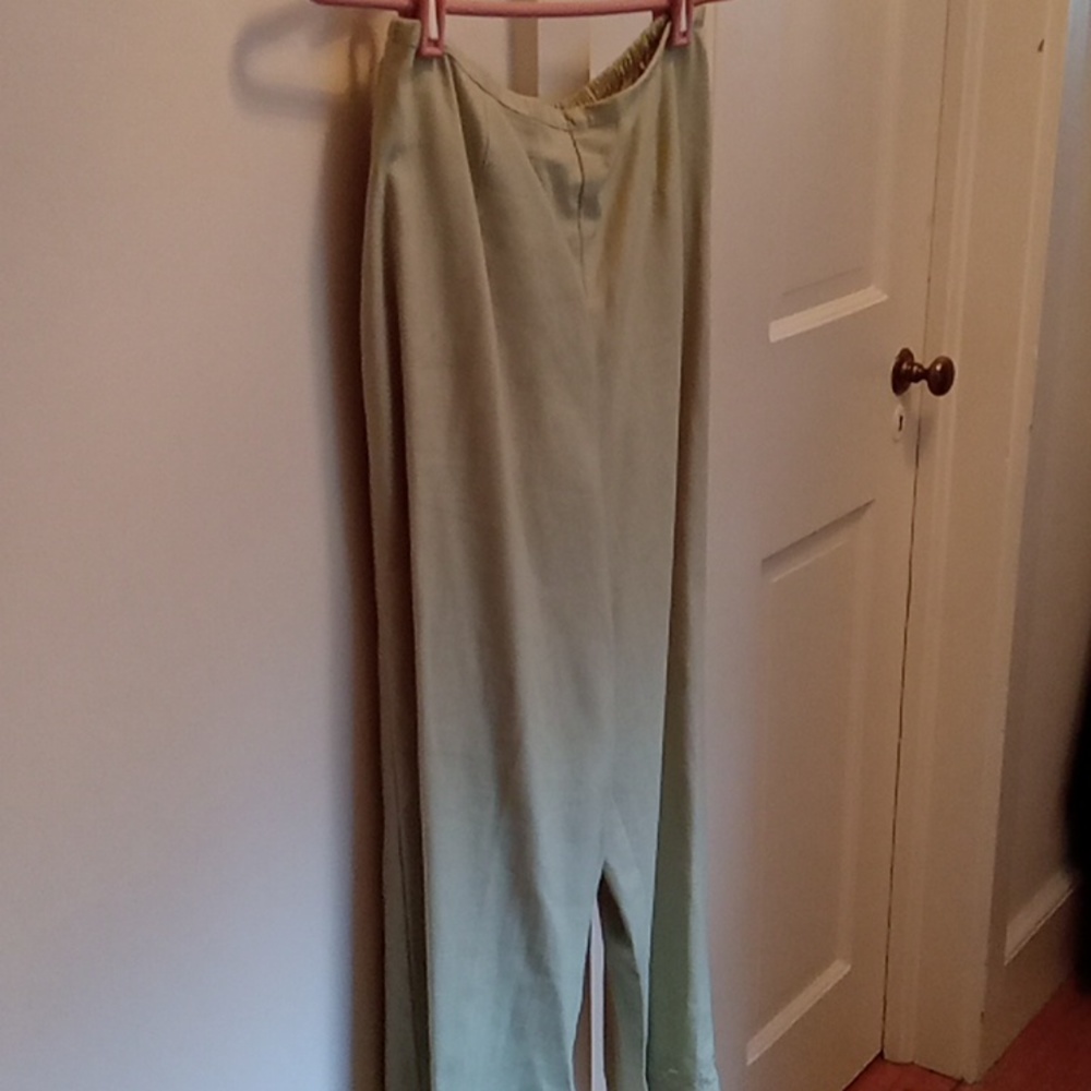 NEW. GREEN SLACKS.  SIZE M